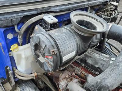 Mack Anthem Right Air Cleaner / Air Filter Housing