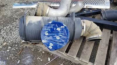 Mack Granite GU813 Air Cleaner / Air Filter Housing for a 2009 Mack GU813