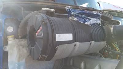 Mack Pinnacle CXU613 Right Air Cleaner / Air Filter Housing for a 2014 Mack CXU613