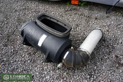 Peterbilt 384 Right Air Cleaner / Air Filter Housing