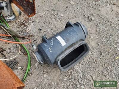 Peterbilt 386 Right Air Cleaner / Air Filter Housing