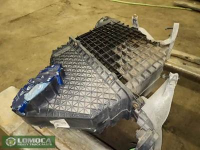 Peterbilt 567 Right Air Cleaner / Air Filter Housing