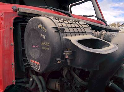 Volvo VNL Right Air Cleaner / Air Filter Housing