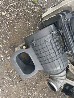 Volvo VNL Right Air Cleaner / Air Filter Housing