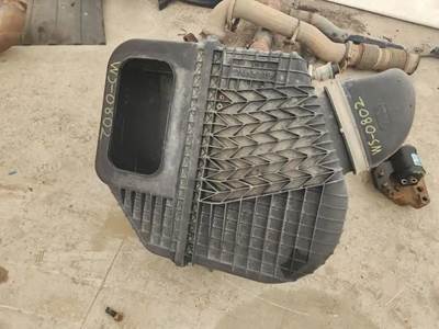 Western Star 5700 Air Cleaner / Air Filter Housing