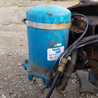 Freightliner Cascadia 125 Air Dryer