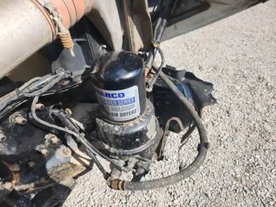 Freightliner Cascadia 126 Air Dryer