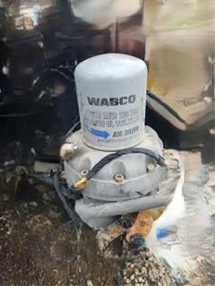 Freightliner Cascadia 126 Air Dryer