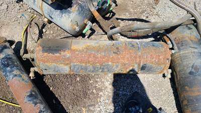 Freightliner Cascadia 125 Air Tank