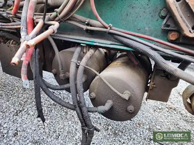 Freightliner Cascadia 125 Air Tank