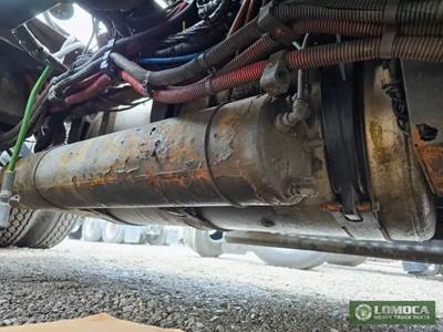 Freightliner Cascadia 125 Air Tank