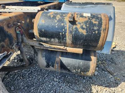 Freightliner Cascadia 125 Air Tank