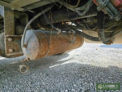 International HX620 Air Tank