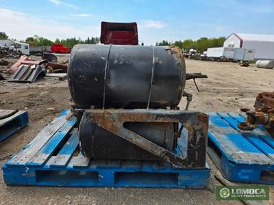 Mack Granite CV713 Air Tank for a 2004 Mack CV713 Granite