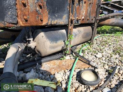 Peterbilt 367 Air Tank