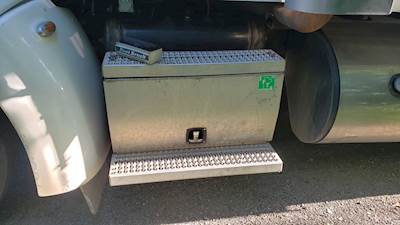 Peterbilt 386 Air Tank