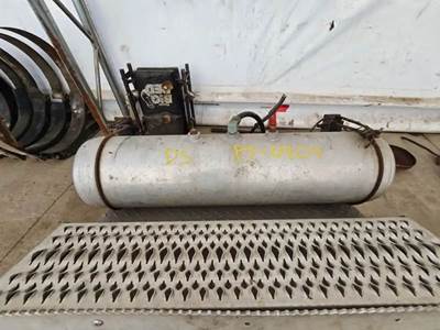 Peterbilt 388 Air Tank