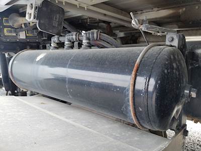 Peterbilt 579 Air Tank