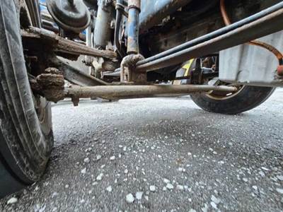 Freightliner Coronado 122 SD Front Axle Assembly for a 2019 Freightliner 122SD