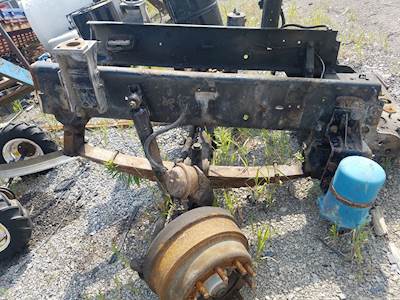 Freightliner FLD120SD Front Axle Assembly