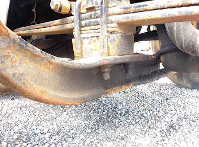 International 9200i Front Axle Assembly