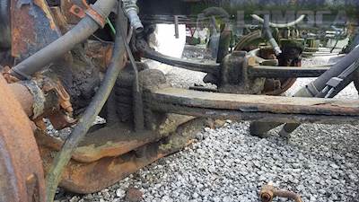 International 9200i Front Axle Assembly