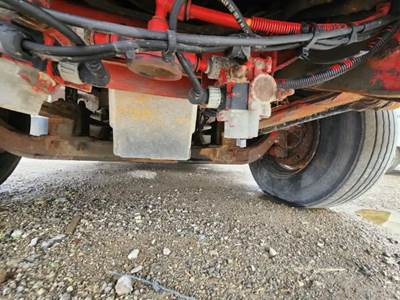 International 9200i Front Axle Assembly