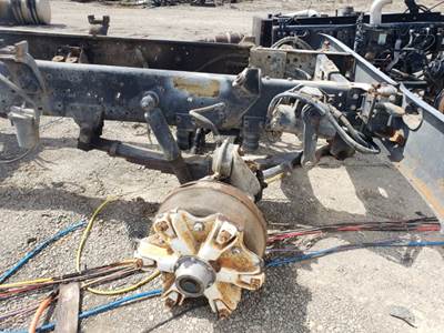 International F2574 Front Axle Assembly for a 1988 International F-2574