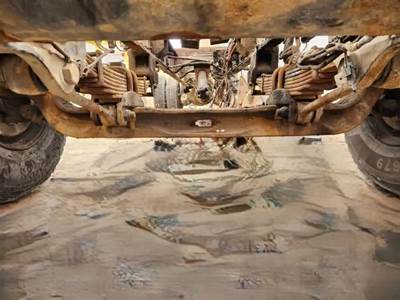 International Paystar 5900i Front Axle Assembly