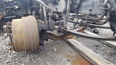 Volvo VNL Front Axle Assembly