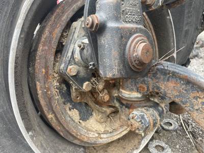 Volvo VNL Front Axle Assembly