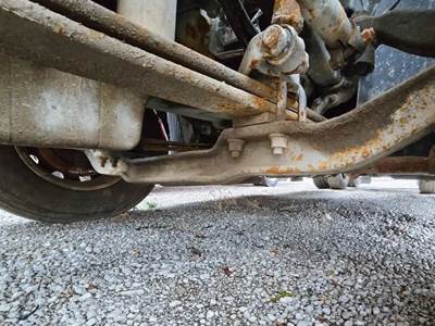 Volvo VNL Front Axle Assembly