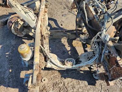 Volvo VNL Front Axle Assembly