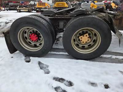 Dana D40-170 Rear Axle Assembly for a 2007 Peterbilt 379