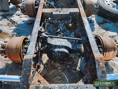 Dana RS405 Rear Axle Assembly for a 2006 International 9400I