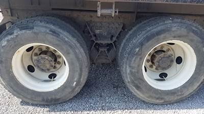 Eaton RSP41 Rear Axle Assembly for a 2004 Kenworth T800