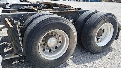 Meritor-Rockwell MR2014X Rear Axle Assembly for a 2014 Volvo VNL