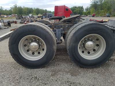 Meritor-Rockwell MT40140 Rear Axle Assembly for a 2013 Freightliner Cascadia 125