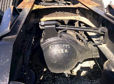 Meritor-Rockwell RT40-145 Rear Axle Assembly for a 2005 Volvo VNL