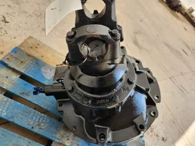 Meritor-Rockwell RT46-160 Rear Axle Assembly for a 2018 Peterbilt 567