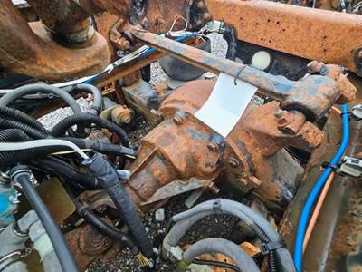 Meritor-Rockwell MR2014X Rear Axle Assembly for a 2006 Freightliner Columbia 120