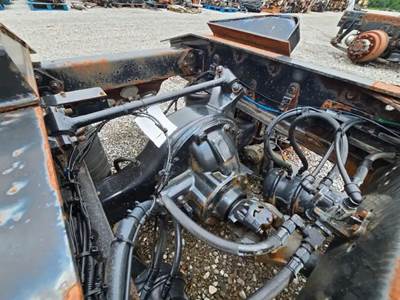 Meritor-Rockwell MR2014X Rear Axle Assembly for a 2015 Freightliner Cascadia 125