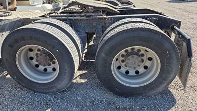 Meritor-Rockwell MR2014X Rear Axle Assembly for a 2015 Mack CXU613