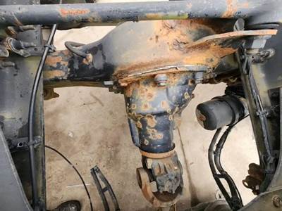 Meritor-Rockwell MT40-14X Rear Axle Assembly for a 2013 Volvo VNL