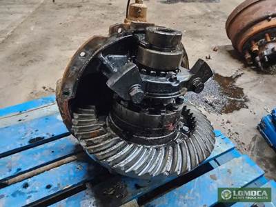 Meritor-Rockwell RD23-160 Rear Axle Assembly for a 2009 Mack GU813 For ...