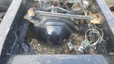 Meritor-Rockwell RT40-145P Rear Axle Assembly for a 2002 Freightliner FLD120