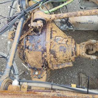 Eaton DD463 Front Axle Housing for a 2005 Mack CV713 Granite