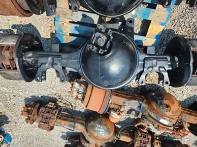 Meritor-Rockwell RT46-160 Front Axle Housing for a 2018 Peterbilt 567