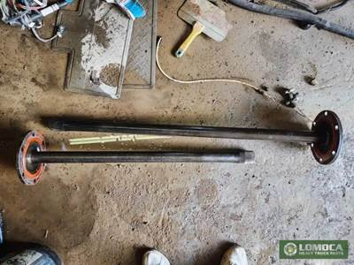 Mack CRDP202 Axle Shaft for a 2001 Mack CL713