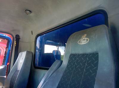 Mack Granite GU813 Back Window for a 2015 Mack GU813